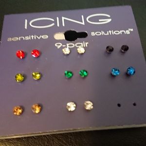 8 pairs of colored studs